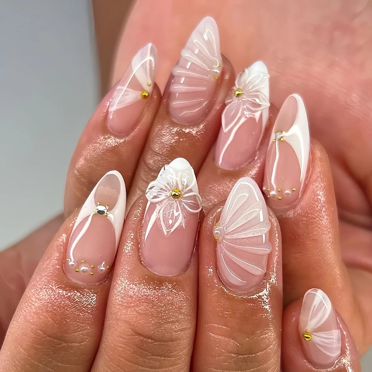 24Pcs Pink Almond False Nails Butterfly Ballet with French Design Wearable Fake Nails Simple Artificial Press on Nails Tips Art