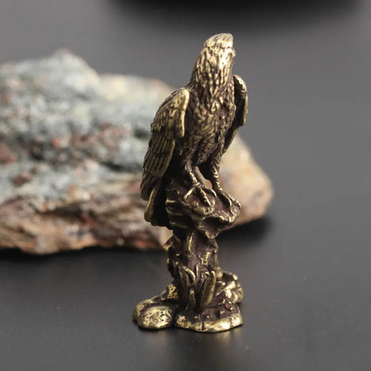 Handmade Eagle Ornament Vintage Copper Bird Figurine Sculpture Handmade Crafts Home Office Desk Animal Decoration