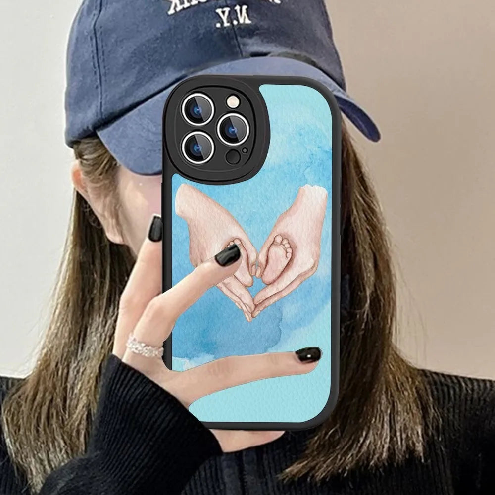 Baby Mom daughter Son Dad Hand Phone Case Hard Leather For iPhone 15 14 13 12 Mini 11 14 Pro Max Xs X Xr 7 8 Plus Fundas