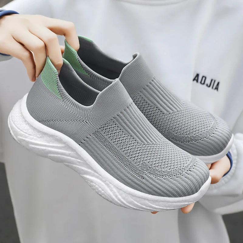 Women's shoes are lightweight, breathable, and casual sports shoes for summer. They are soft and come with free shipping