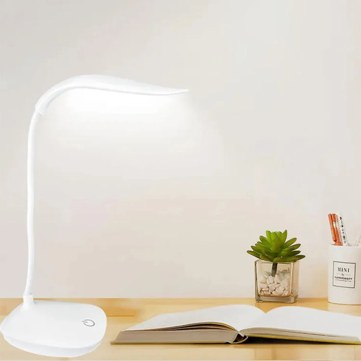 LED Reading Desk Lamp Portable Desk Lamp USB Charging Table Light Touch Dimming Learn Eye Protection Light Room Office Lighting