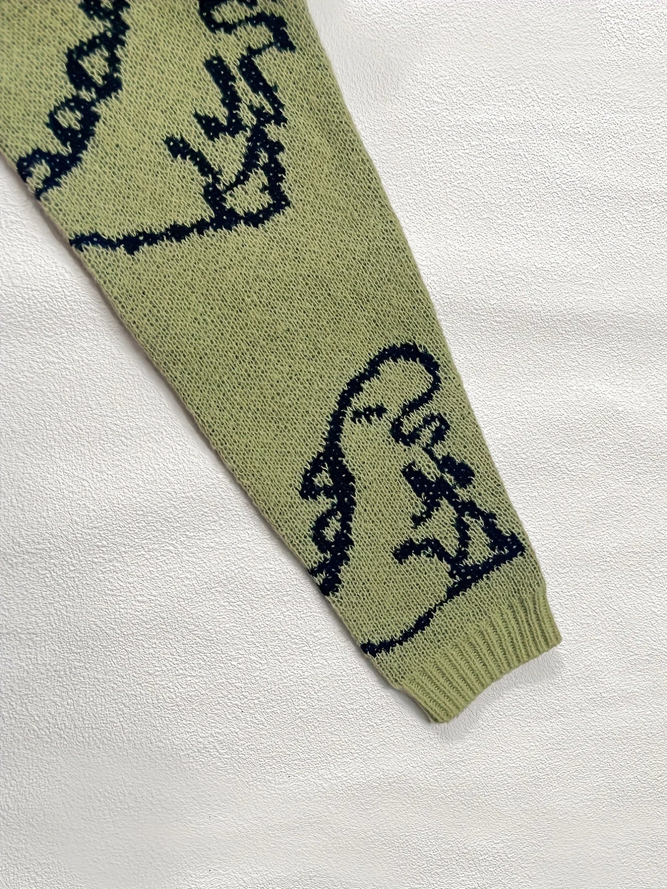 Women's Oversized Dinosaur Pattern Sweater - Cozy Long Sleeve Pullover for Casual Wear