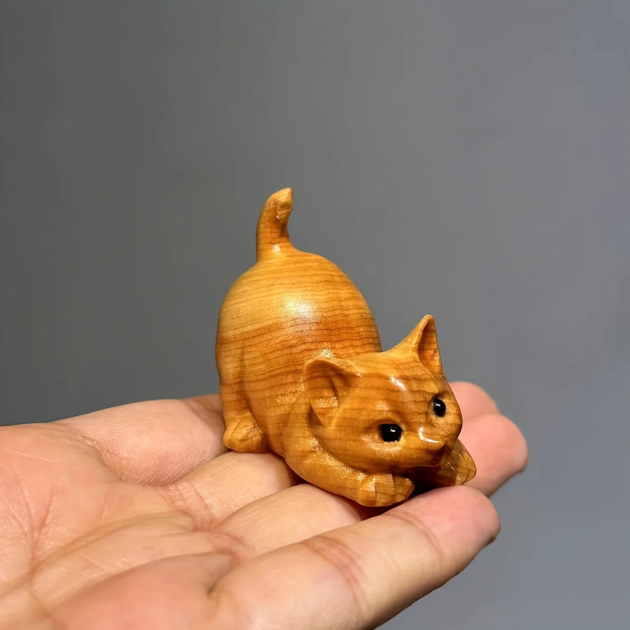 Adorable Hand-carved Wooden Kitten Ornament - Handmade Artisan Charm for Desktop Decor, Heartwarming Tea Pet Pendant