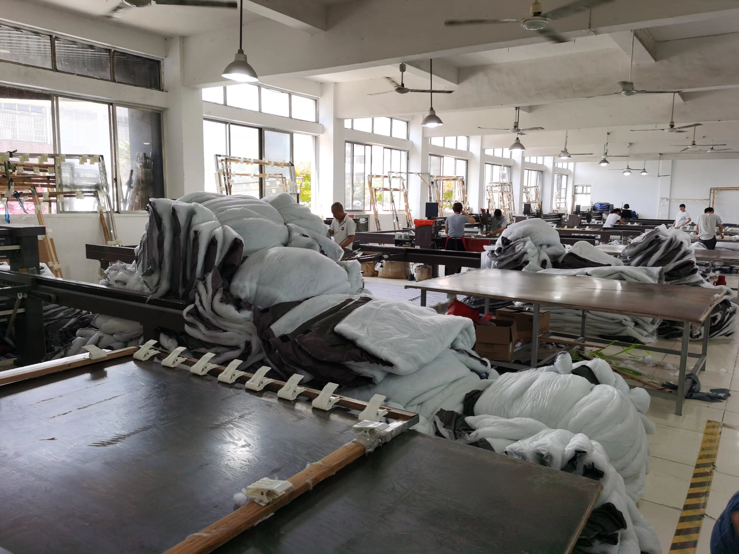 Multi Person Camping Cabin Outdoor Rain Proof Camping Luxury Villa Camp Large Tent