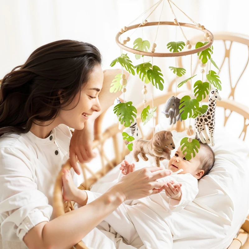 Baby Crib Mobile Rattle Toy For 0-12 Months Cartoon Felt Forest Animal Bed Bell Hanging Wooden Bracket Mobile Newbaby Rattle Toy