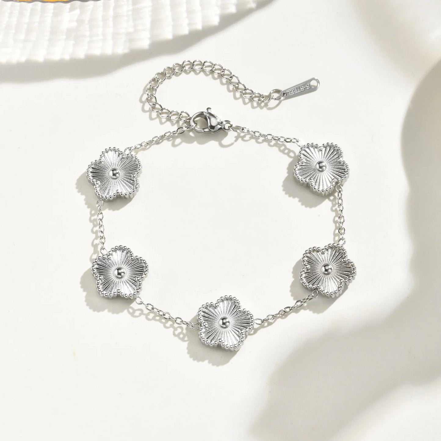 Vnox Stainless Steel Colorful Clover Cute Hand Bracelet For Woman Fashion Five Leaf Flower Lucky Jewelry Accessories Gift To Her