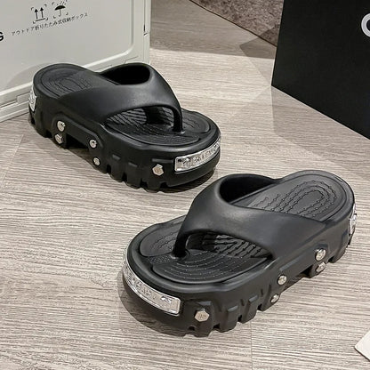 Woman flip flops Punk Design Shoes 2025 trend Casual Platform Sandals non-slip Outdoor slippers Unique features Flat Slides