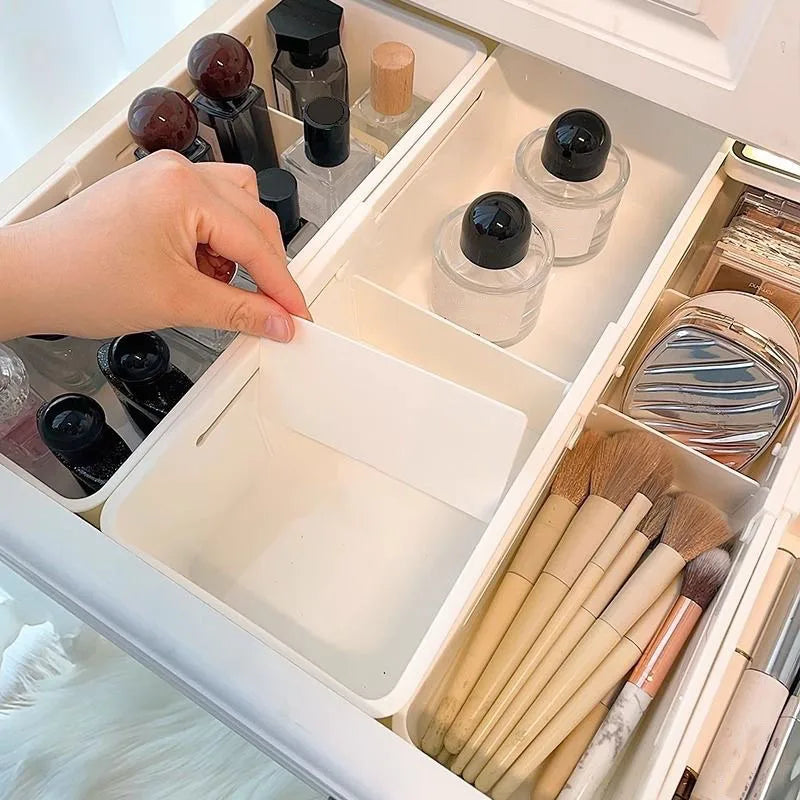 Expandable Drawer Organizer with Adjustable Dividers for Kitchen Utensils, Makeup, Stationery, and Medicine