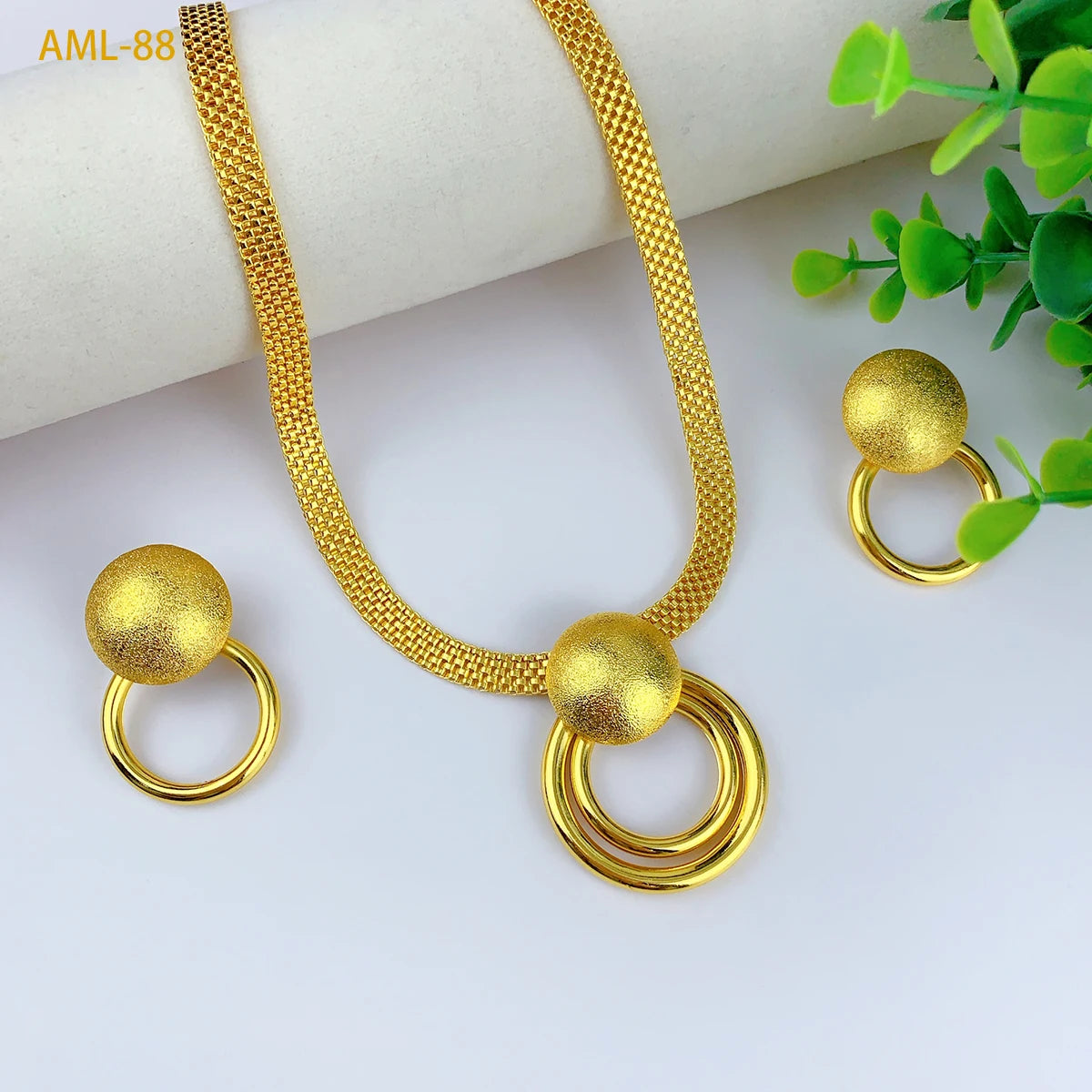 Fashion Women Jewelry Set for Accessories 24k Gold Color Round Necklace and Earrings Set for Engagement Party Dubai Wedding