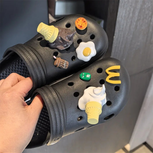 The New Summer Style of Fresh Crocs Features A High-end and Fashionable Floral Design with Ice Cream and Decorative Buckles