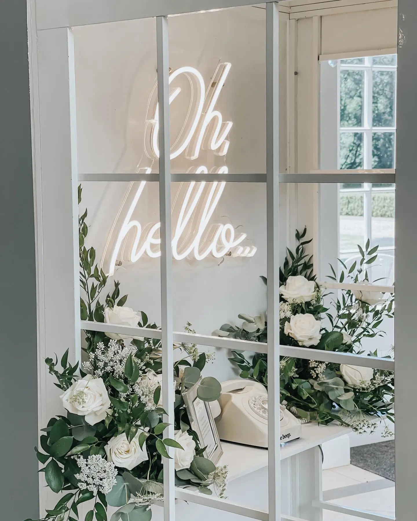 White Phone Booth with Audio Guestbook Phone London Wedding Telephone Booth for Wedding Events Decoration