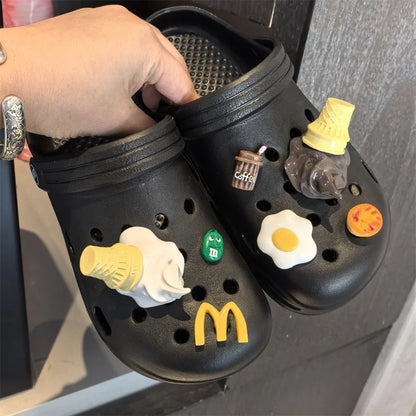 The New Summer Style of Fresh Crocs Features A High-end and Fashionable Floral Design with Ice Cream and Decorative Buckles