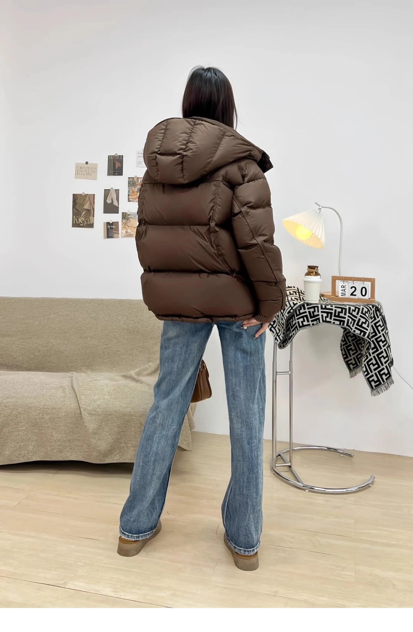 2025 New Women's Hooded Down Jacket 90% Duck Down Thickened Short Down Jacket Casual Versatile Fashion Cuffs Label Warm Coat