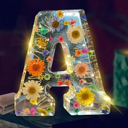 Floral 26 Letters Night Lights Decorative Resin Lamp with Initial Letter & Dry Flower Creative Table Light Night Lamp Glowing