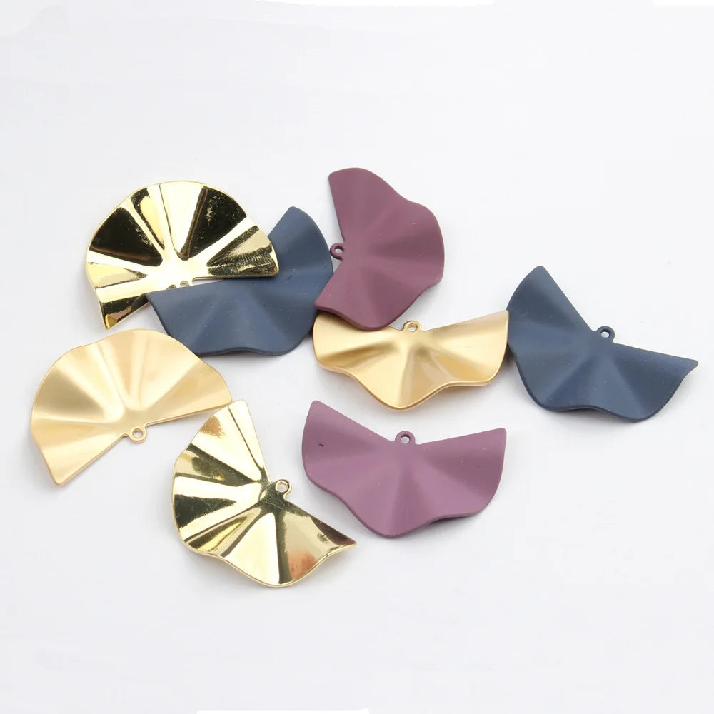 Unique Design Zinc Alloy Charms in Half-moon Shape for Handmade Crafts