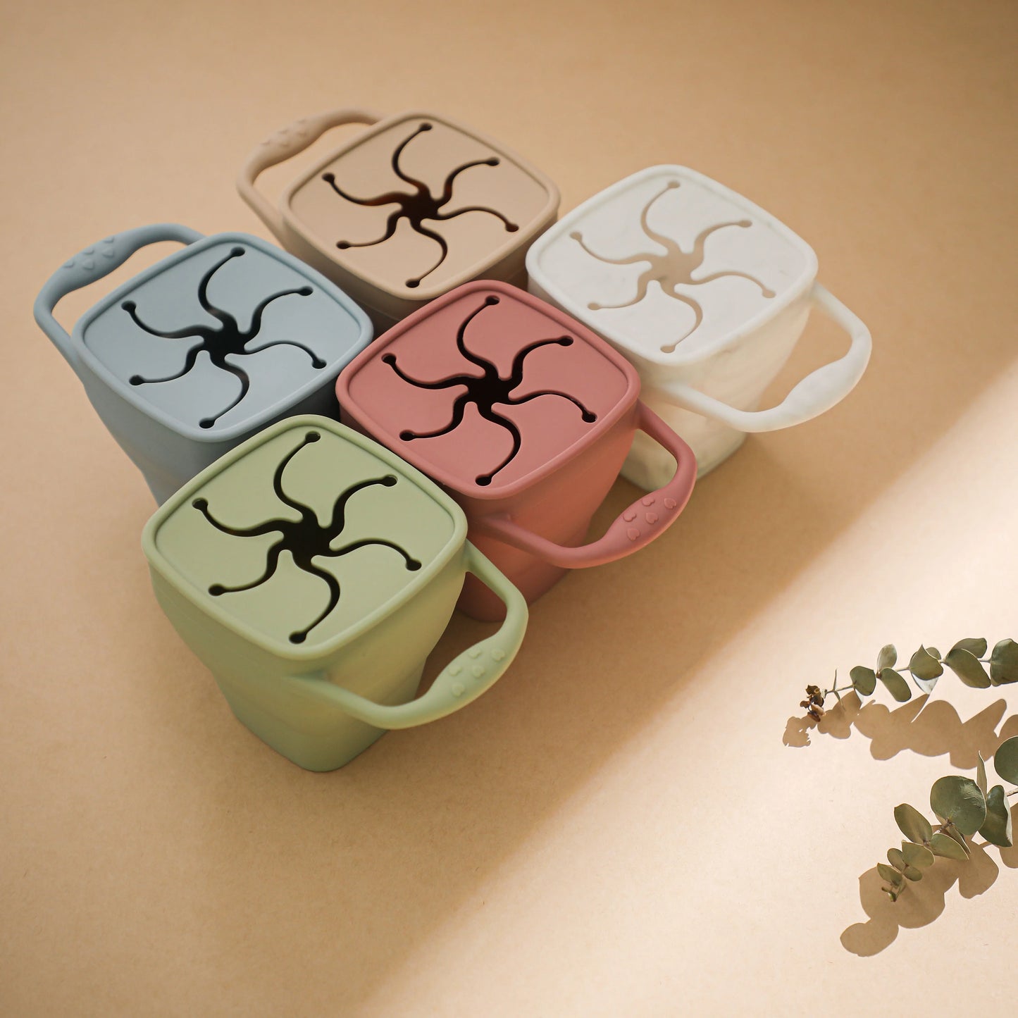 BPA Free Baby Silicone Plate Snack Cup Set Non-slip Kid Suction Plate Wooden Handle Silicone Spoon Bibs Baby Feeding Tableware