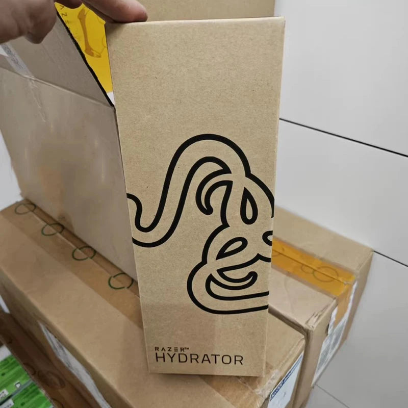 Razer Hydrator - Black Eco-friendly Aluminum Water Bottle 25.3 fl oz / 750ml capacity