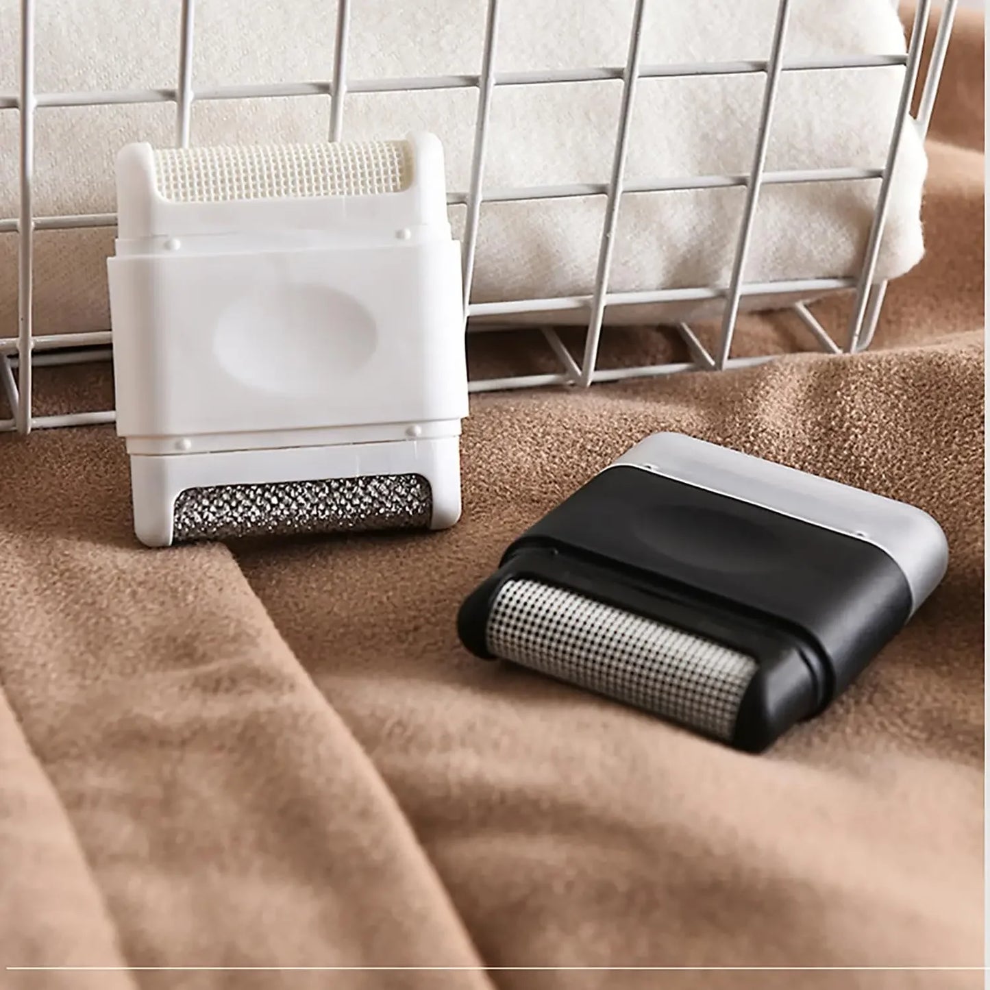 Two Head Manual Lint Remover Mini Pet Hair Ball Trimmer Sweater Clothes Fuzz Pellet Shaver Overcoat Dust Roller Cleaning Machine