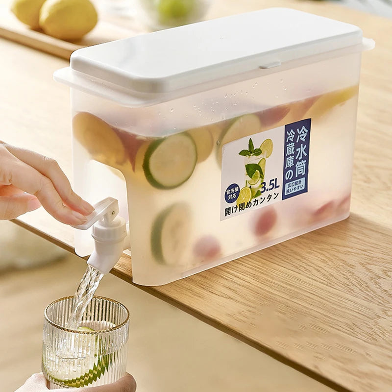 1.8L Water Kettle With Faucet Beverage Dispenser Cold Juice Lemonade Drinks Bucket Liquid Storage Tank Outdoor Fridge Organizers