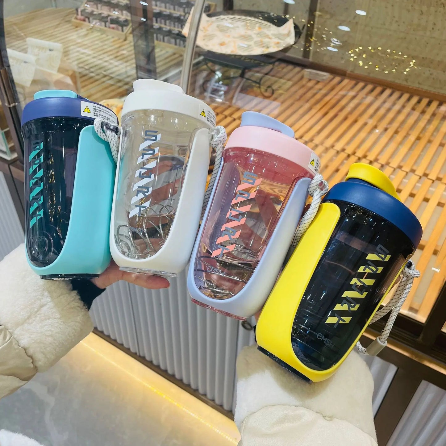 New Style 590ML Blender Shaker Bottle with Whisk Spring BPA Free Plastic Protein Shakes Leakproof for Powder Workout Gym Sport