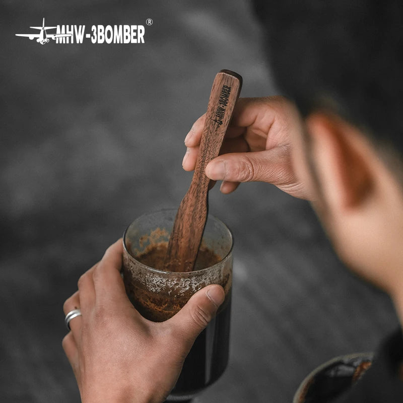 MHW-3BOMBER Durable Walnut Stirrers Vintage Solid Wood Textured Coffee Stirrers Exquisite Home Barista Kitchen Accessories