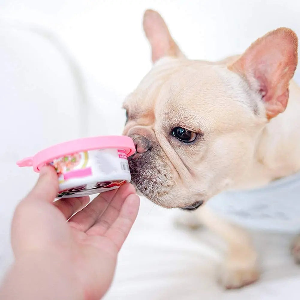 2sets Random Color Silicone Pet Can Lid Reusable Food Storage Keep Fresh Tin Cover Cats Dogs Food Health Supplies Lid and spoon