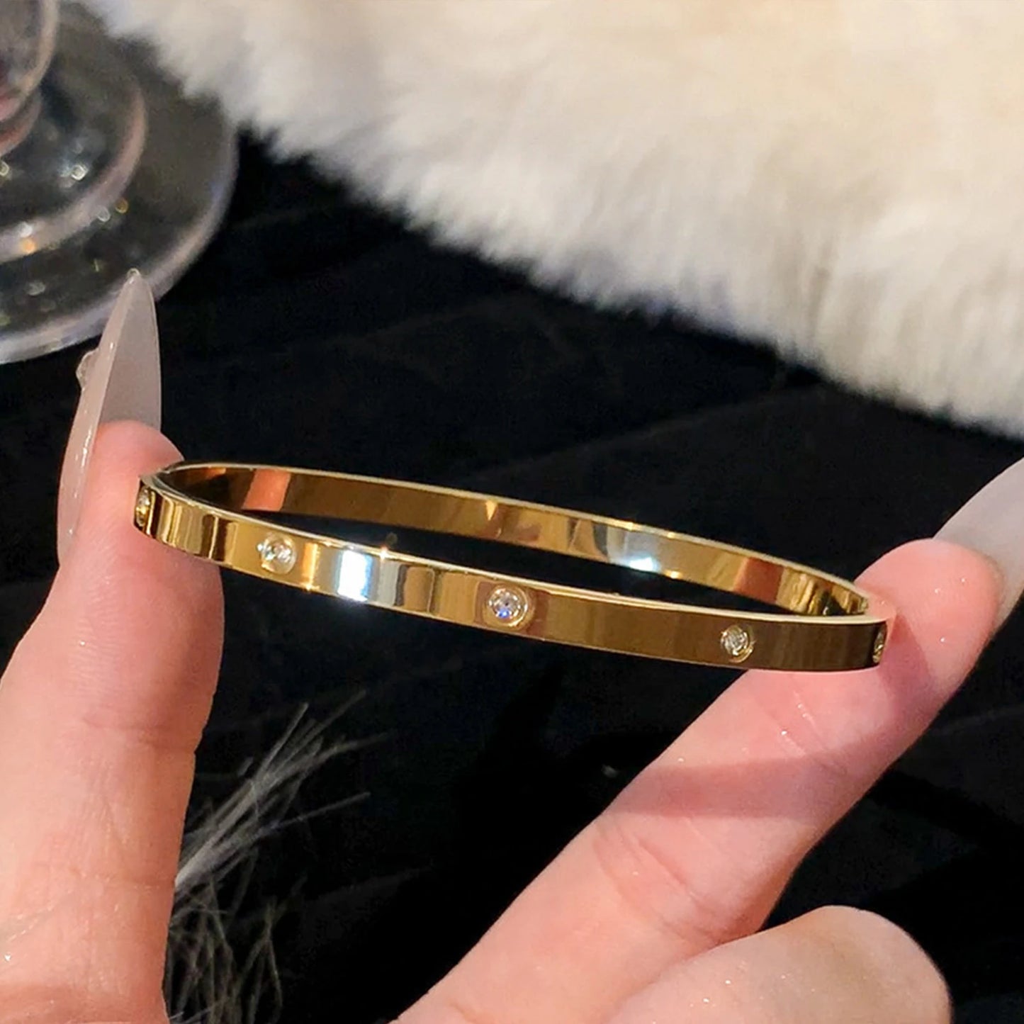 1pc Titanium Steel Gold Bracelet, Fashionable Classic Style, Stainless Steel Bracelet,Inlaid With Zircon,For Womens Daily Wear