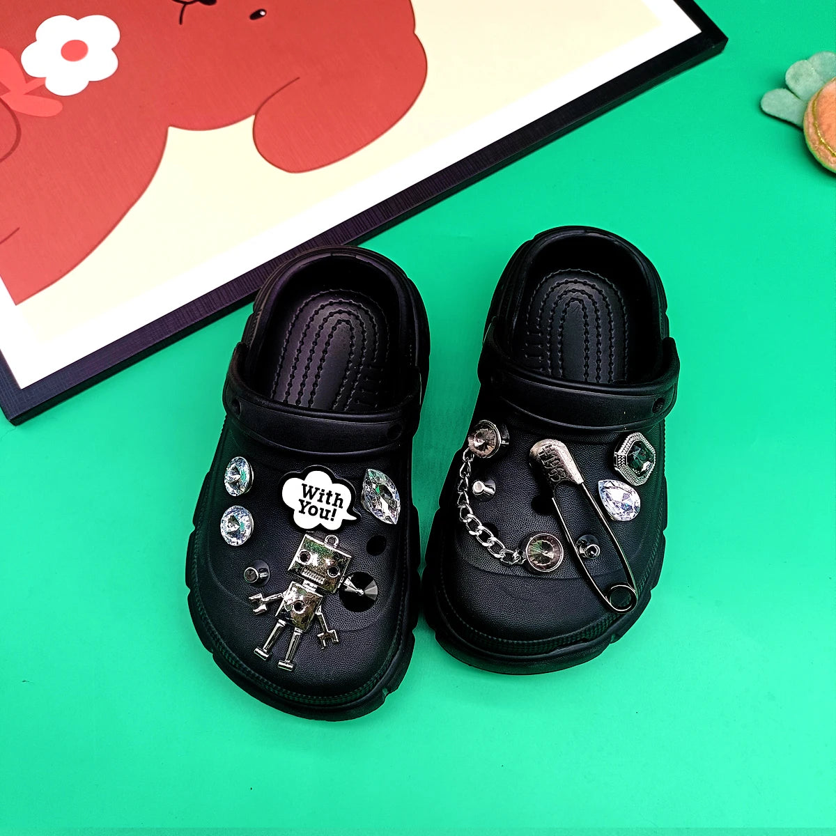 2024 New Fashion Cartoon Robot Women's Shoes Accessories Crocs DIY Accessories (11 Pieces)