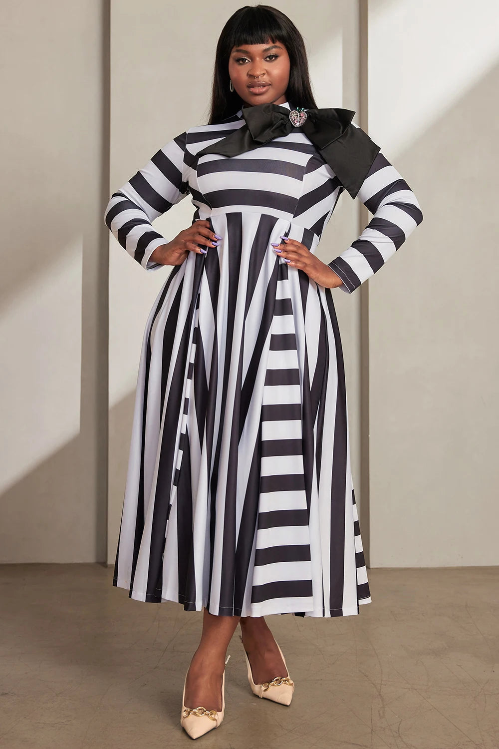 Plus Size Semi Formal Maxi Dresses Elegant Black White Striped Fall Winter Mock Neck Long Sleeve Bow Tie Knitted Maxi Dresses