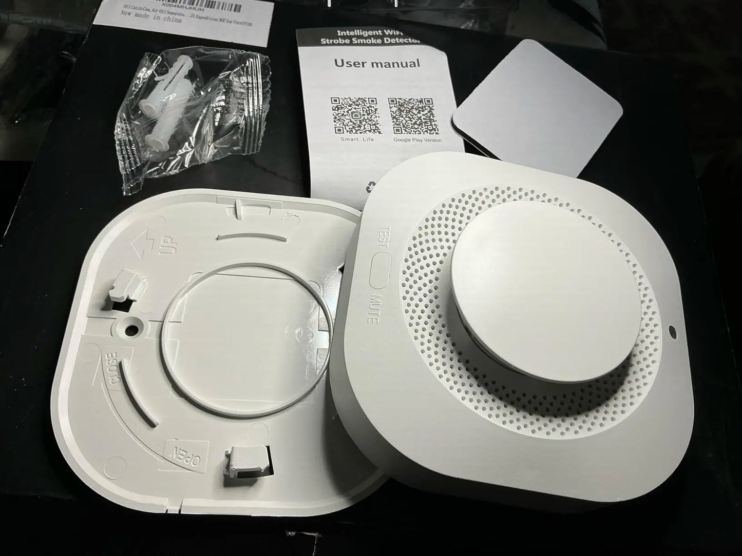Smart Smoke Detector Fire Alarm with Replaceable Battery, Wi-Fi Smoke Detector, Real-Time App Notifications