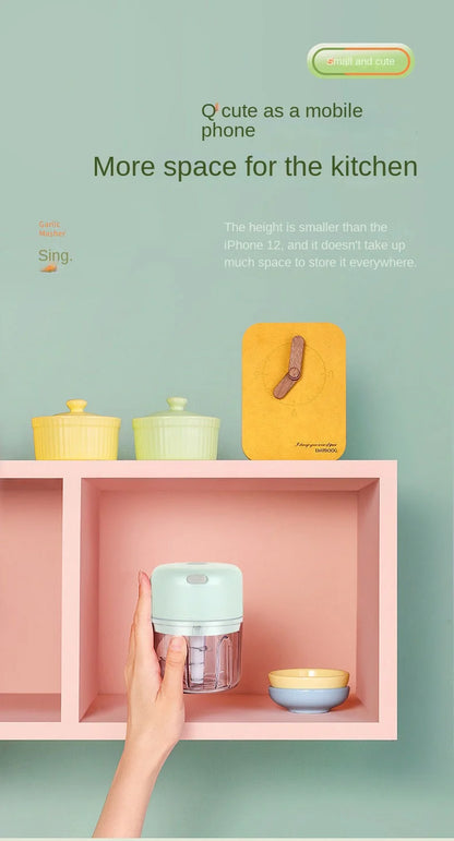 Electric Garlic Chopper Portable Veggie Chopper with 100 ml Spoon Garlic Grinder Masher Onion Chopper Blender to Vegetable