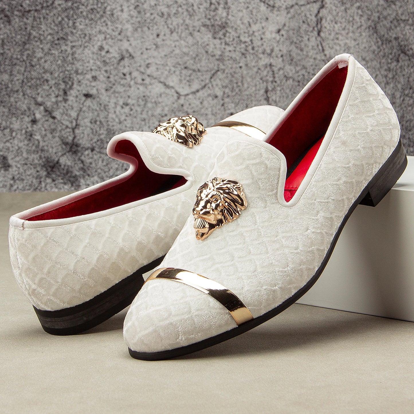 Luxury Brand Loafers Diamond Velvet Men Dress Wedding Shoes Rivets Casual Flats Designer Sneakers