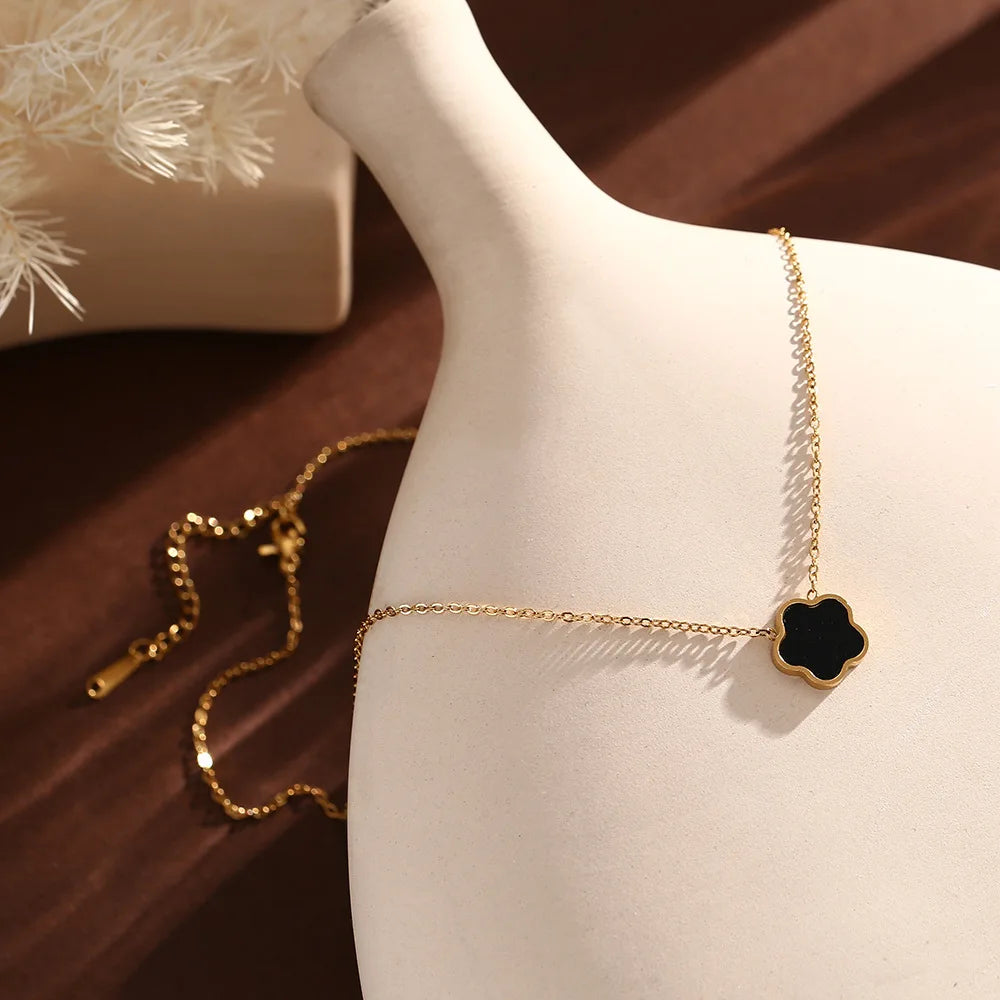 High Quality Five-leaf Flower Shell Stainless Steel Bracelet For Women Black And White Couple Holiday Bracelet Party Jewelry INS