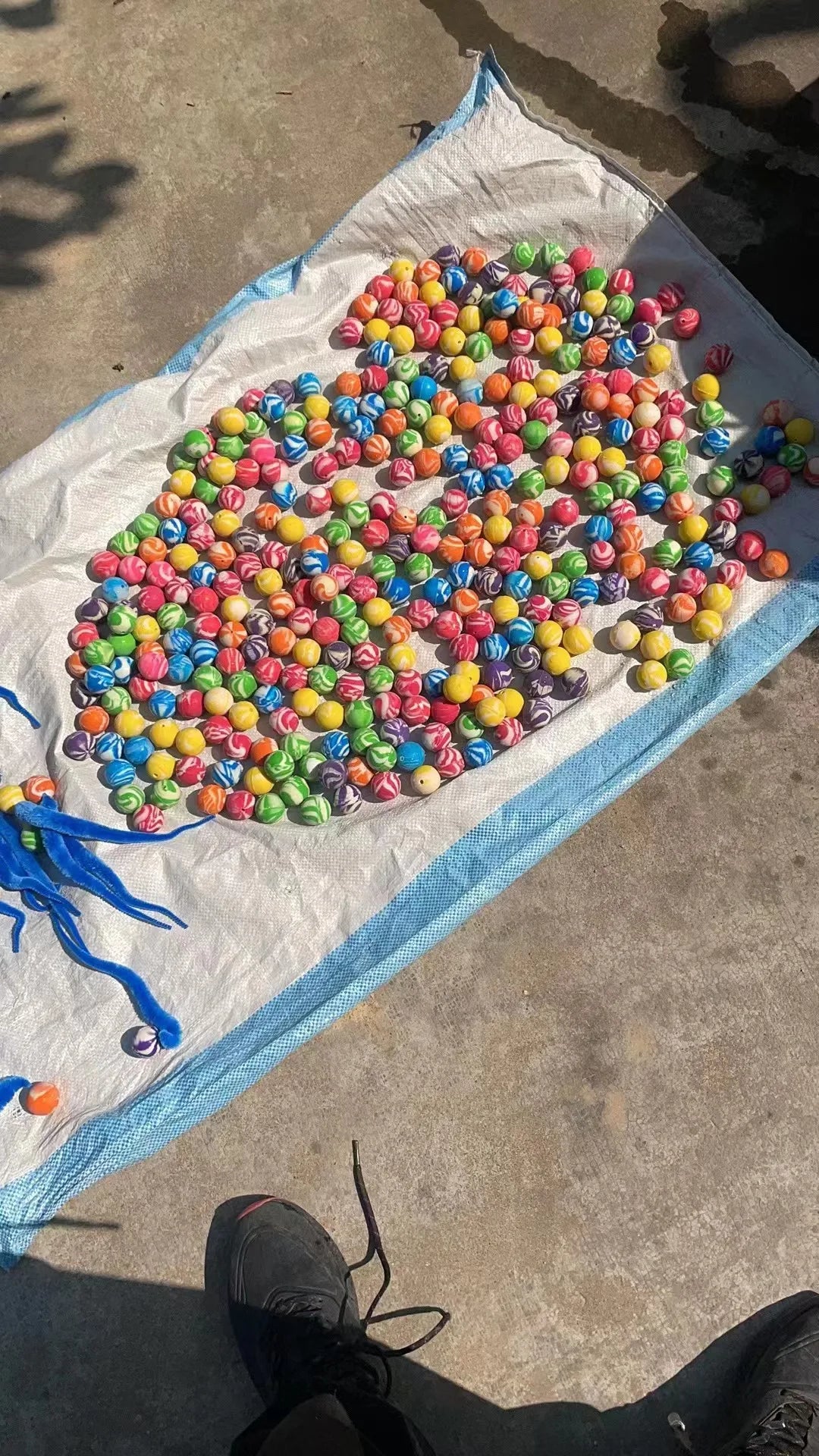 Cat interactive toys Tickle Cat Colorful bouncing ball Pet supplies Puzzle teasing indoor cat worm caterpillar elastic toy