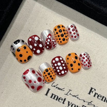 Handmade Press on Nails Cute Short Round False Nails Women Full Cover Wearable Ins Simple Hand-painted Pattern Fake Nail Tips