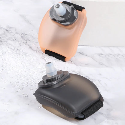 200ml Wrist Water Bottle Silicone Water Bottle Lightweight Sports Water Bottle Wrist Hydration Tool for Marathon Mountaineering