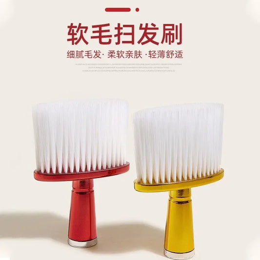 Hairdresser Uses A Brush To Beautify Hair, Nylon Soft Bristle Brush To Sweep Hair, Clean Hair, and Brush Hair Fragments. Home Ha
