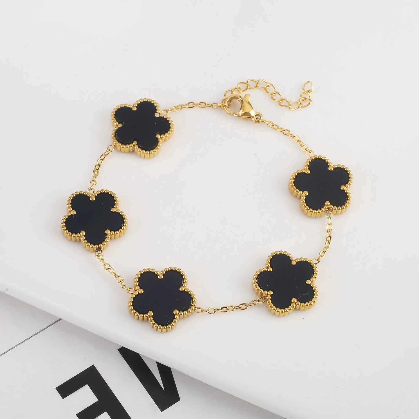 High Quality Hot Selling Plum Blossom Plant Five Leaf Flower Sweater Chain Bracelet Necklace Jewelry Set Stainless Steel Women's