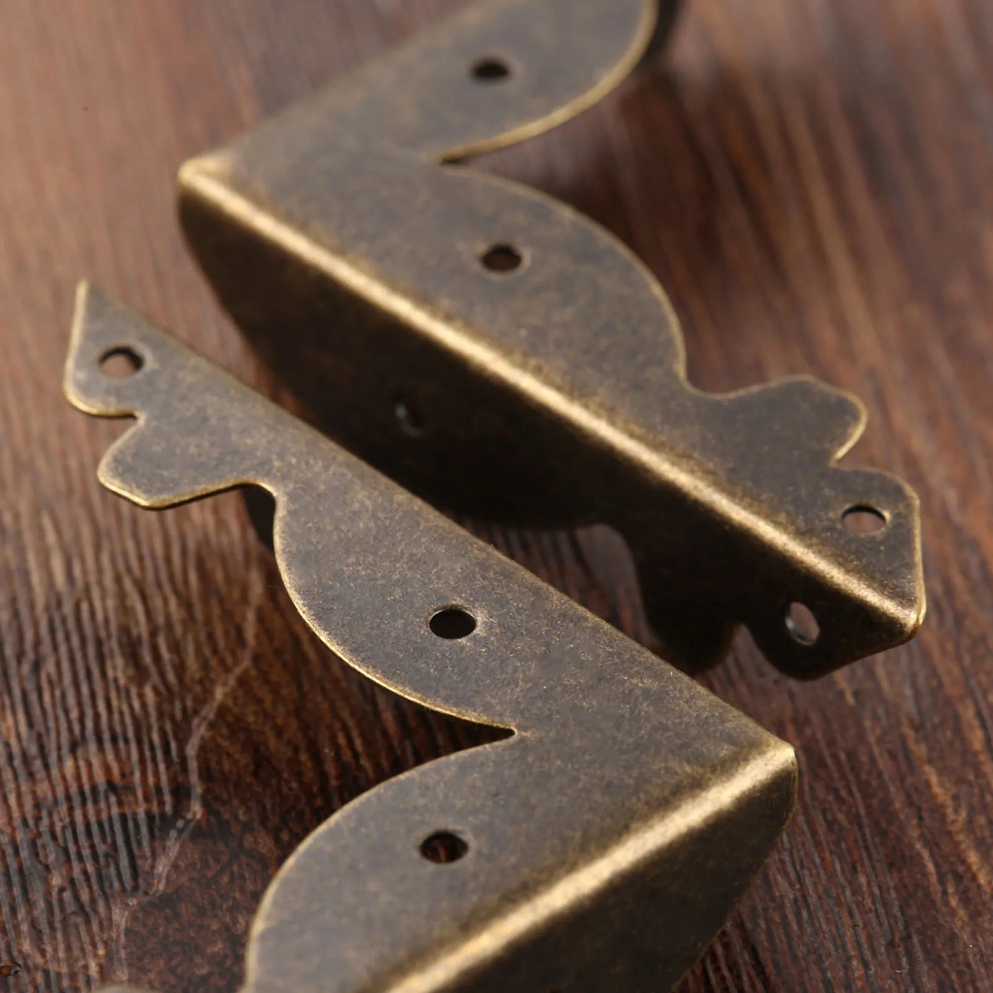 4pcs 46*46mm Antique Bronze Corner Protector Guard Metal Crafts Decorative Bracket For Furniture Hardware