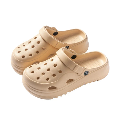 Women Clogs 2024 New Arrival Thick Platform Sandals Comfortable Fashion Slippers Summer Beach Slides