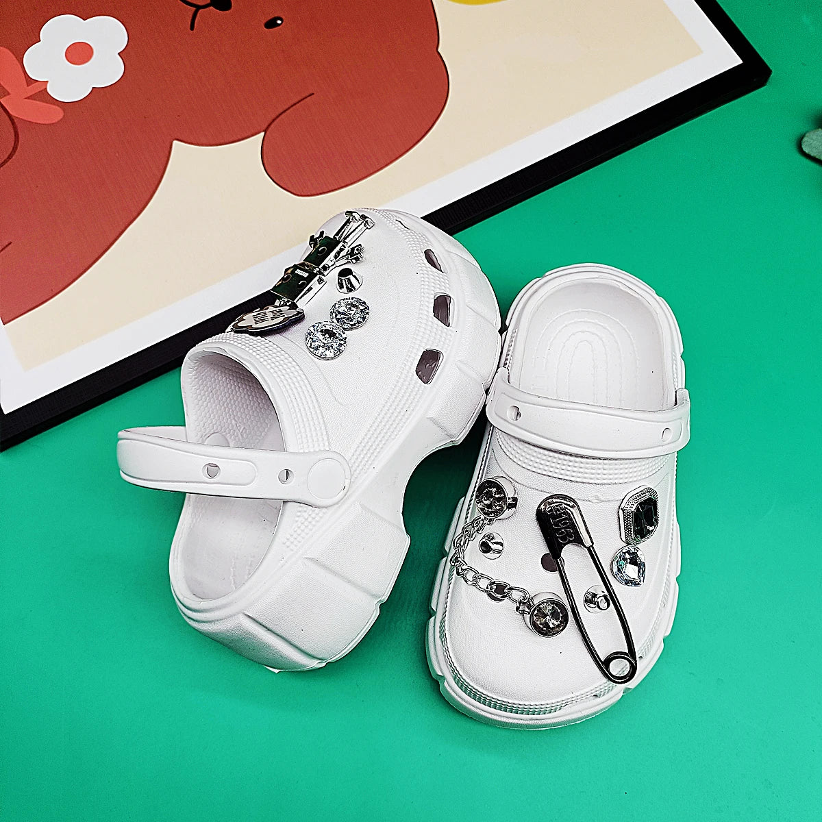 2024 New Fashion Cartoon Robot Women's Shoes Accessories Crocs DIY Accessories (11 Pieces)
