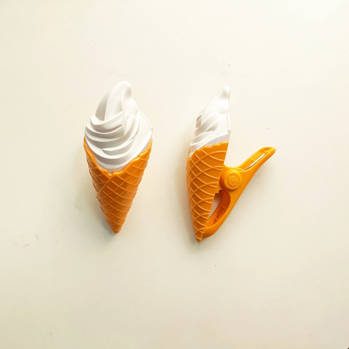 2pcs Beach Towel Clips Clothes Pegs Quilt Peg For Laundry Sunbed Lounger Home Bathroom Drying Racks Retaining Clips