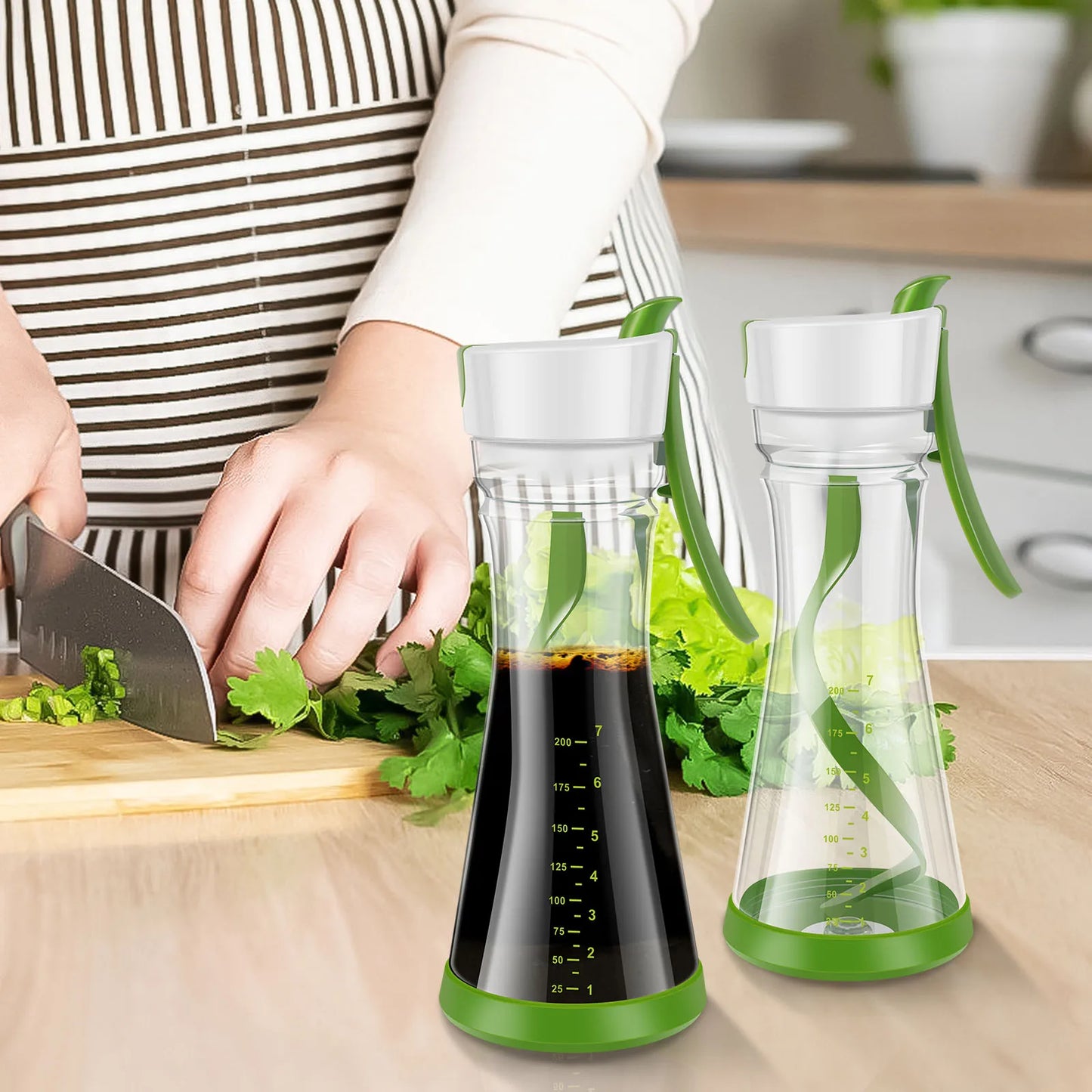 2Pcs Salad Dressing Shaker with Handle Leakproof Salad Dressing Mixer with Scale Dishwasher Safe Salad Dressing Bottle Shaker