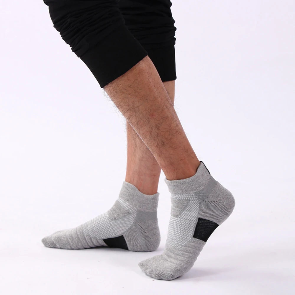 Anti-slip sports socks for men, solid color compression socks for cycling, running, football, basketball, soccer, 1pair