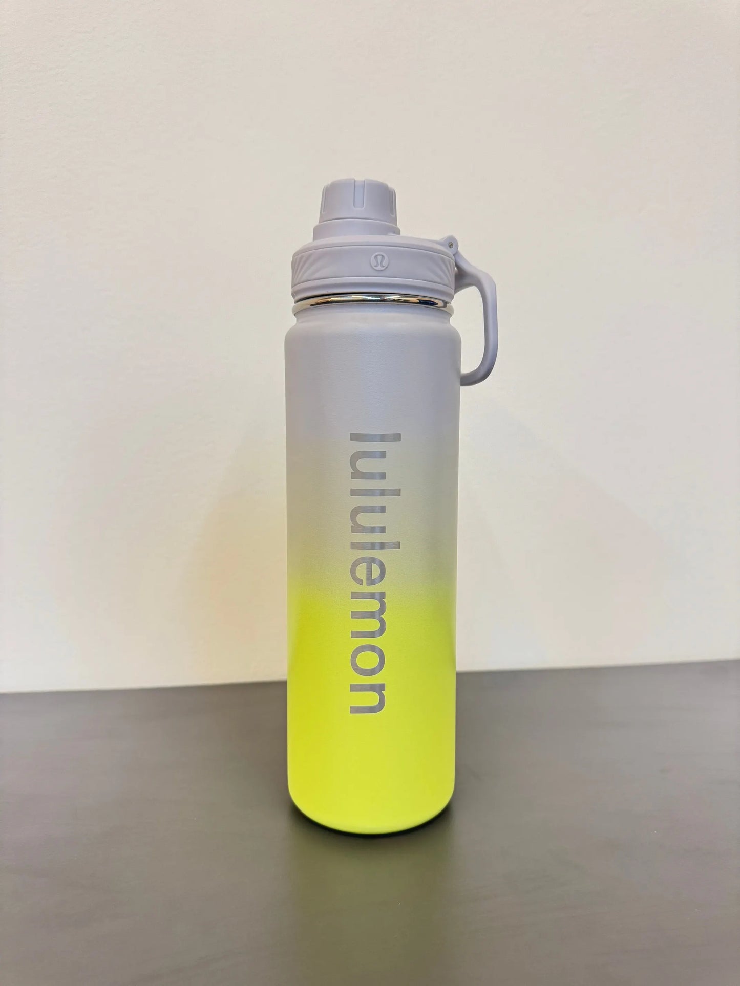 25 New Outdoor Home Sports Water Bottles 710ml Vacuum Sandwich Design, Accompany You on City Travel and Outdoor Adventures