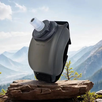 200ml Wrist Water Bottle Silicone Water Bottle Lightweight Sports Water Bottle Wrist Hydration Tool for Marathon Mountaineering