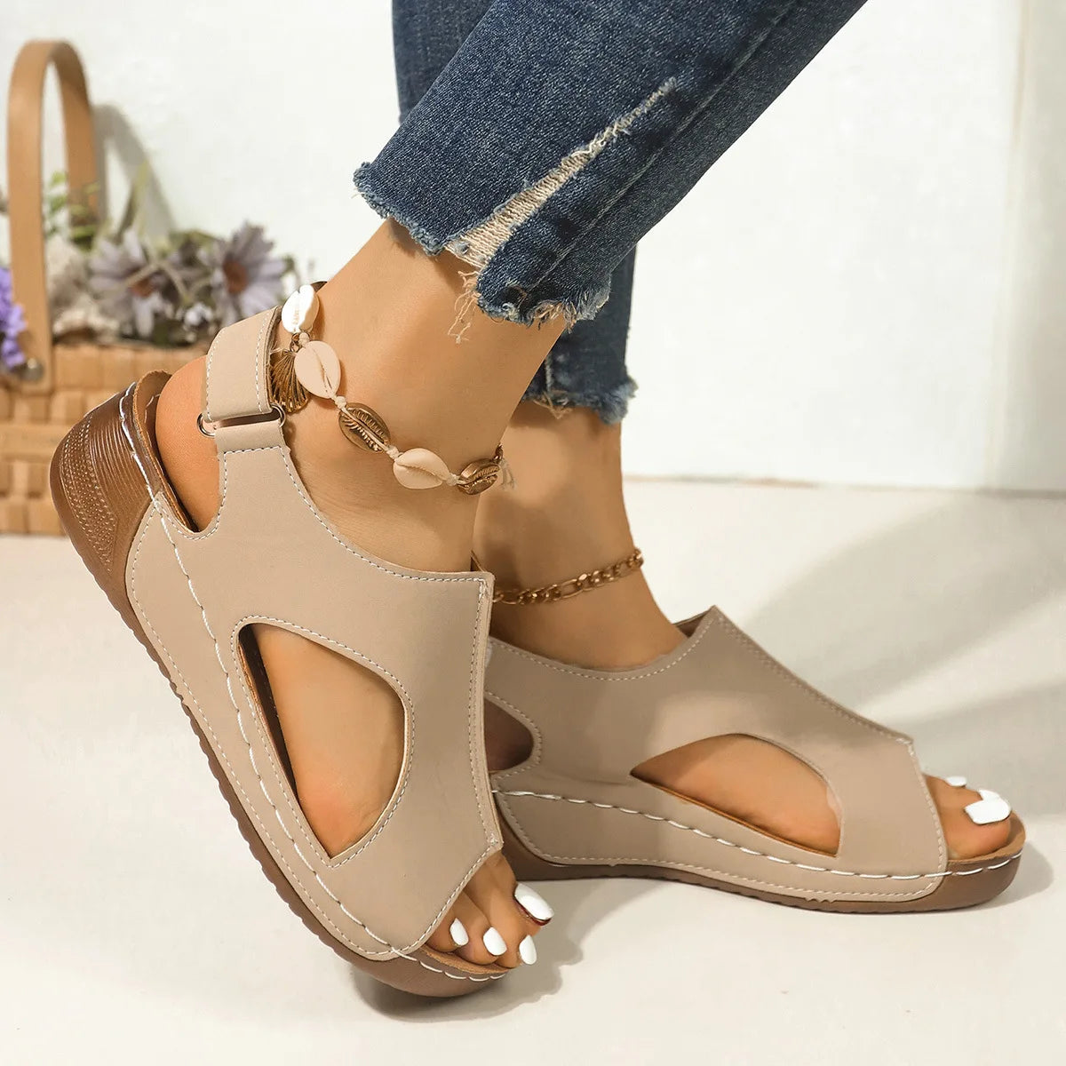Plum-size Velcro platform sandals women's car stitched breathable hollow wedge beach sandals