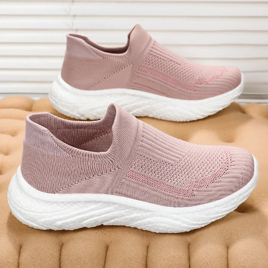 Women's shoes are lightweight, breathable, and casual sports shoes for summer. They are soft and come with free shipping