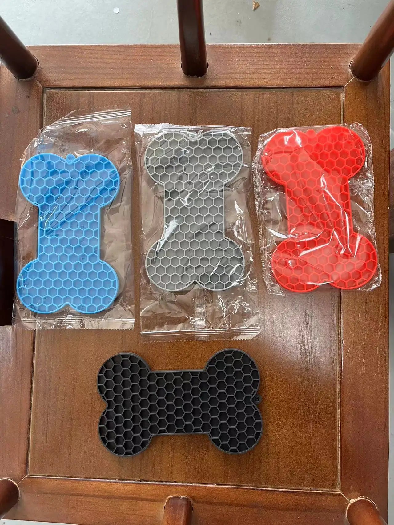New food-grade silicone pet slow food mat dog slow food placemat non-slip slow silicone feeding mat