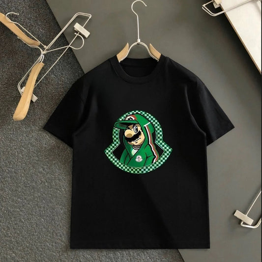 2025The Fashion Trends for Men and Women Include Casual Sportswear T-shirts Cotton Comfort and Luxury on The Streets of Harajuku